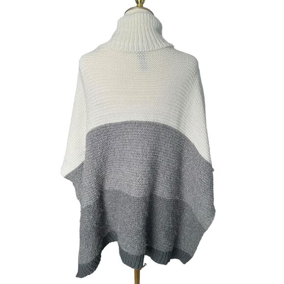Vince Camuto Colorblock Turtleneck Sweater Grey White Poncho Shrug Thick Warm OS - Picture 12 of 16
